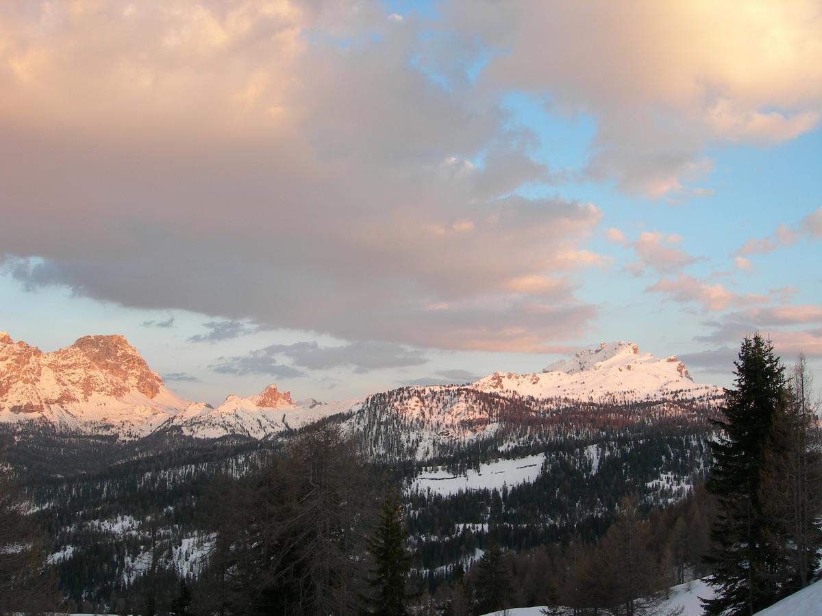 Residence Vajolet San Cassiano Екстер'єр фото